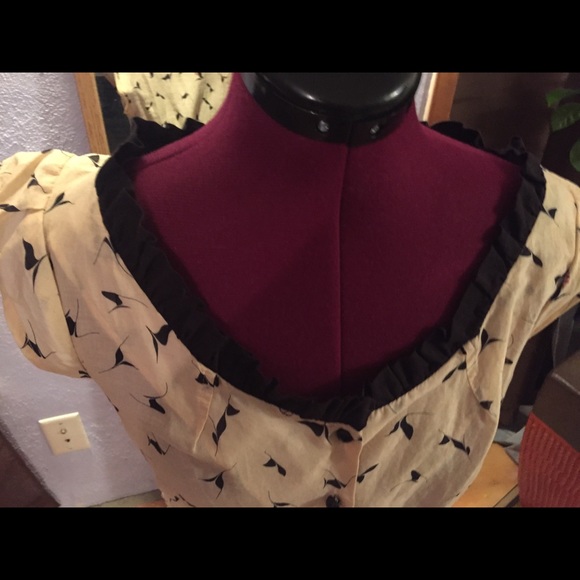 Odille tan, high quality blouse. Size 4. - Picture 6 of 6